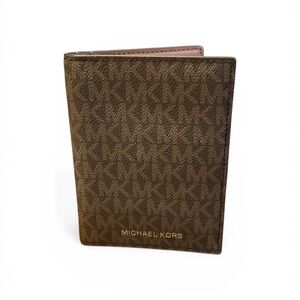Michael Kors Jet Set Travel Passport Wallet NWOT